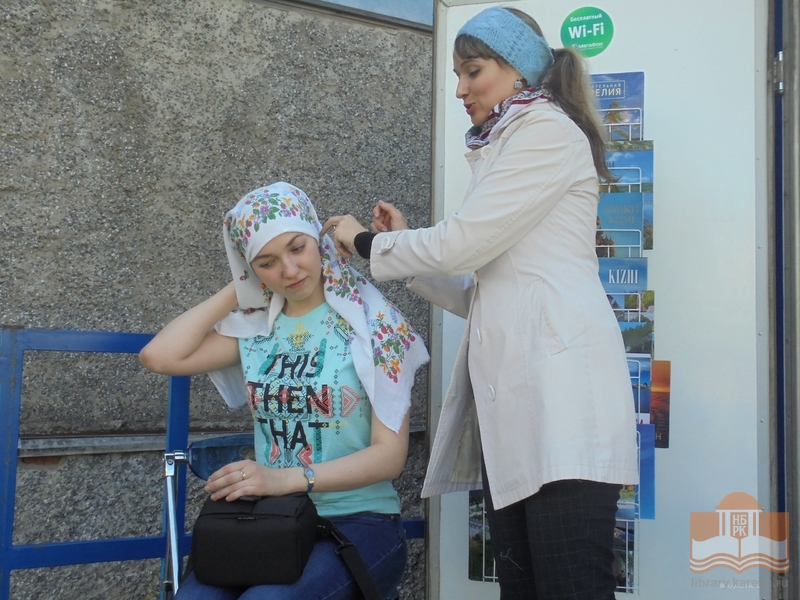 «Учимся завязывать платок по-карельски»