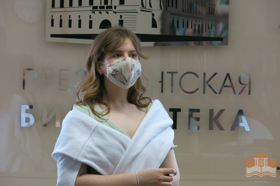 Студенты Института педагогики и психологии ПетрГУ на экскурсии в Национальной библиотеке Карелии
