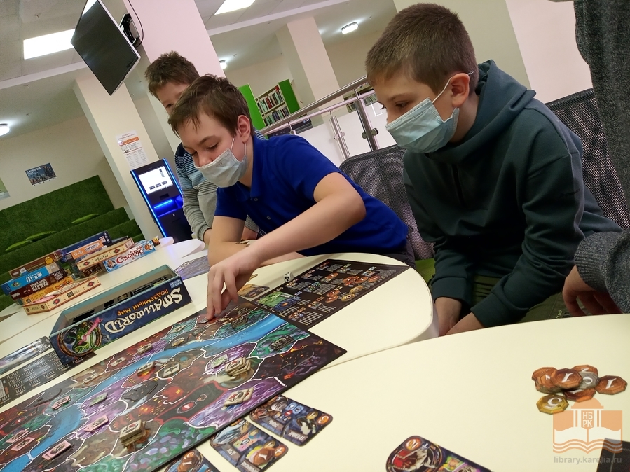 Клуб настольных игр «FightУМ» -- каждое воскресенье в 13 часов на юношеском абонементе