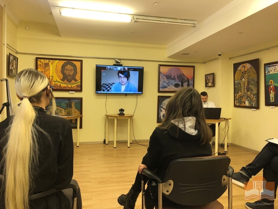 Юлия Никитина, популярный комиксист, большую часть года проживает на Ямале