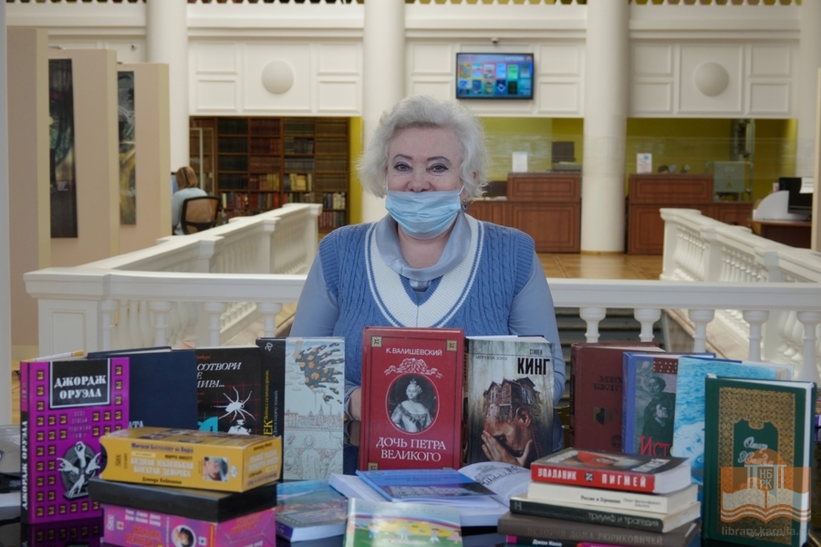 В акции книгодарения приняла участие Уполномоченный по правам человека в Республике Карелия Лариса Бойченко