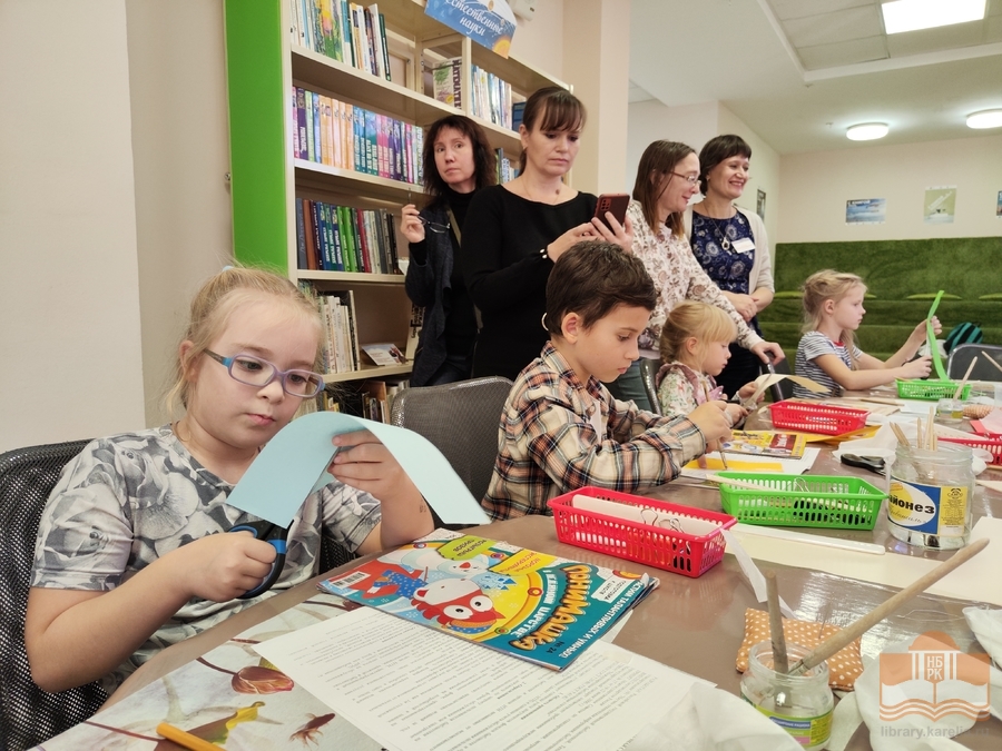 «Чтобы книга жила долго»: третье занятие познавательного цикла «Домашняя библиотека»