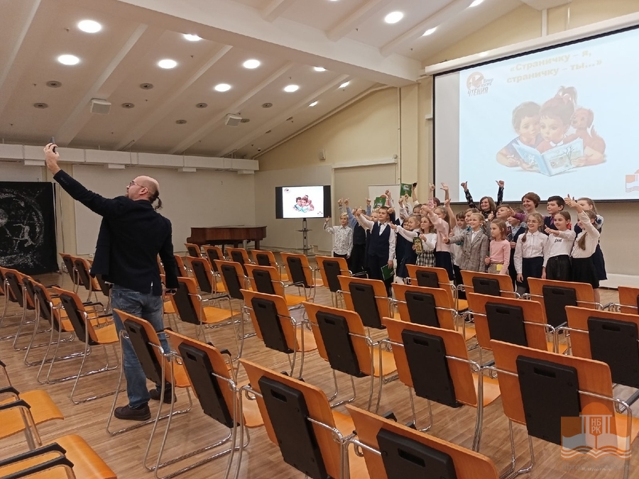 Встреча с библиоблогером Василием Софроновым в рамках проекта «Страничку – я, страничку – ты…»