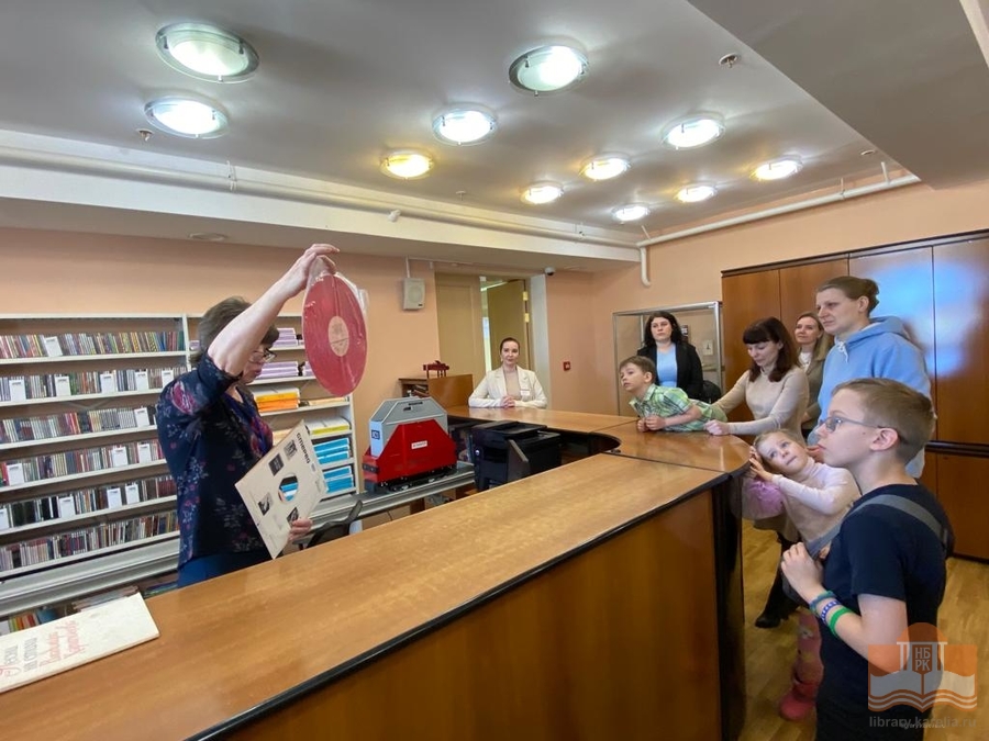 Экскурсия для «Молодежного центра “Смена”»