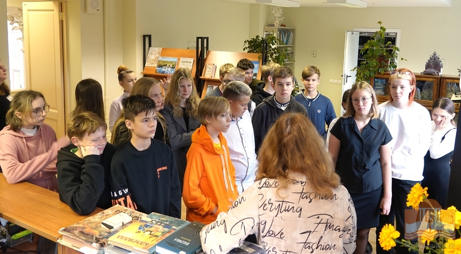 Экскурсия для семиклассников по Национальной библиотеке Карелии