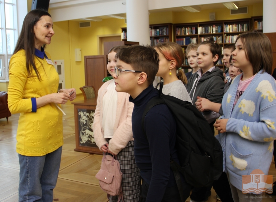 Экскурсия по Национальной библиотеке Карелии для пятиклассников школы № 39 стали