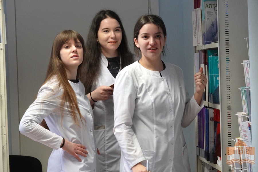Просветительские программы с интерактивными технологиями для будущих медиков