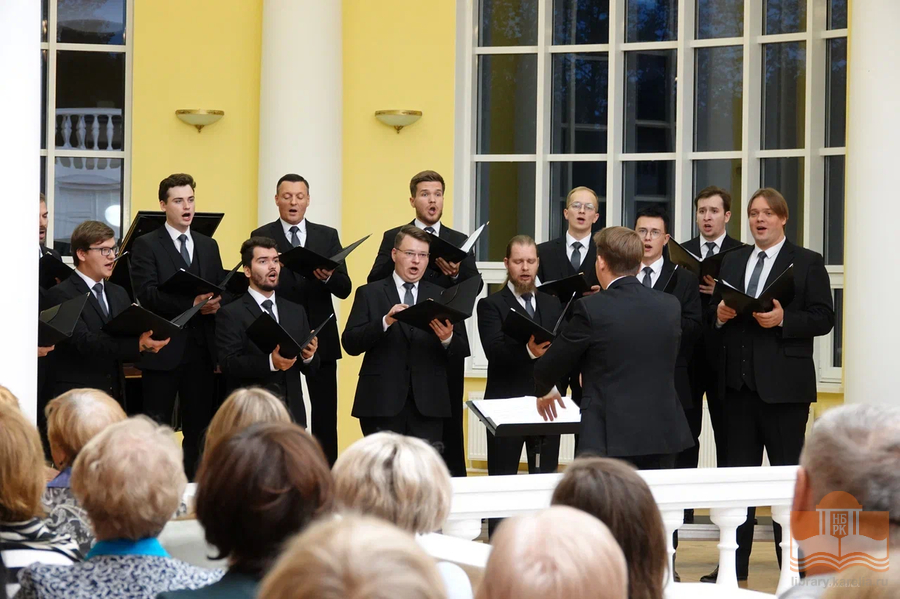Музыку Г. А. Вавилова исполняет Мужской камерный хор Карельской государственной филармонии