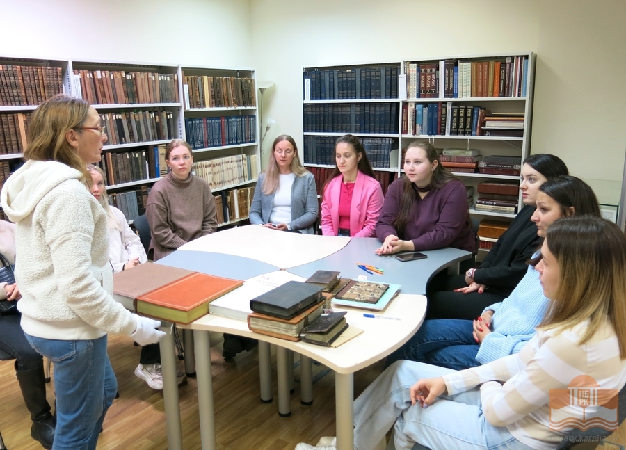 Обзор рукописных книг из редкого фонда библиотеки для студентов ПетрГУ