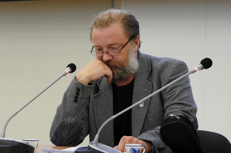Юрий Максимов, актер Театра драмы РК, в роли Сержа Далматова